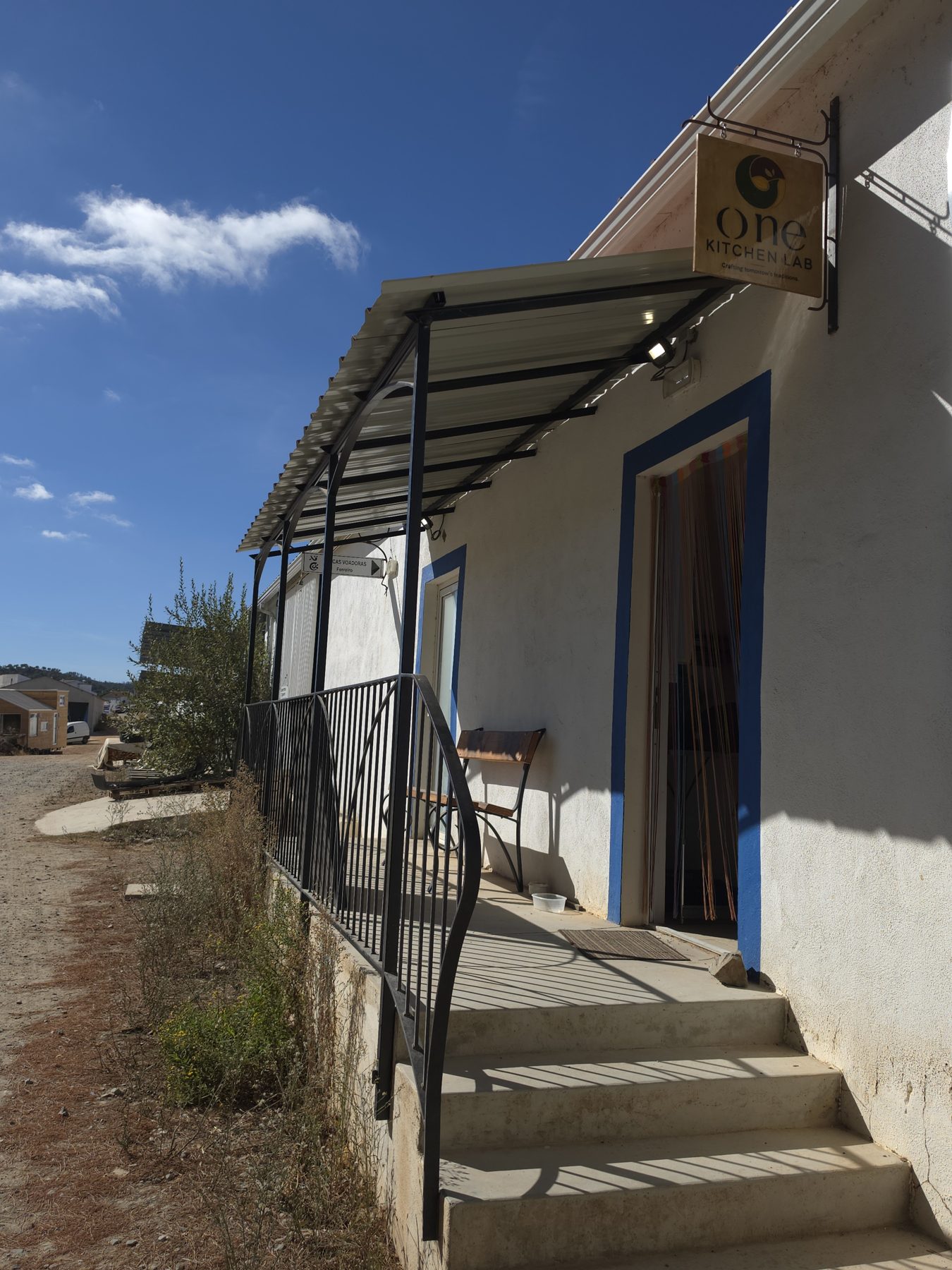Shared professional kitchen at Quinta do Coito Grande, Colos