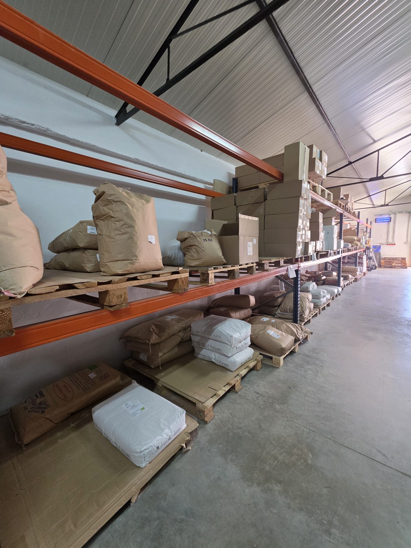 colos-warehouse-1 Local food warehouse at Quinta do Coito Grande, Colos